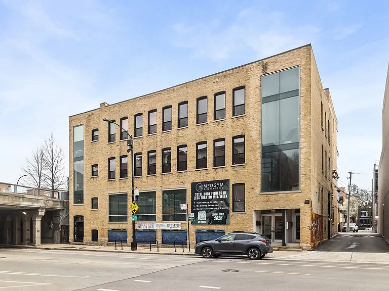 1755 N Damen Ave — Photo 1