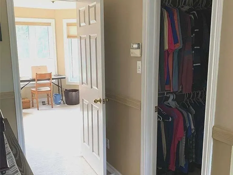 76 Mayfair Dr — Photo 13
