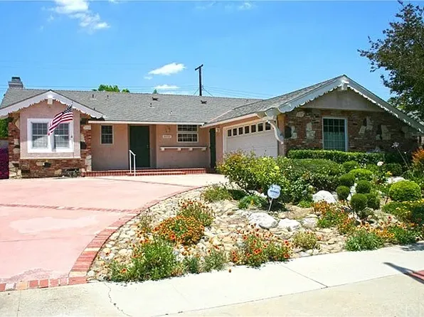 20737 Stagg St, Winnetka, CA 91306