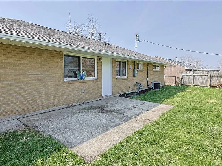 5595 Shady Oak St — Photo 21