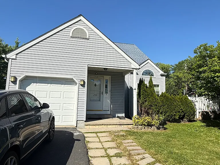 235 Village Green Ln — Photo 5