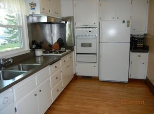 627 S Superior St, De Pere, WI 54115