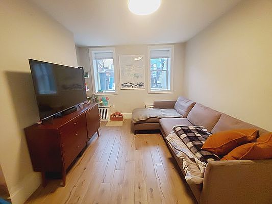 4th image of 688 Humboldt St #1