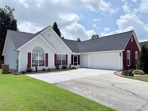 3rd image of 3349 Hampton Trace Ct