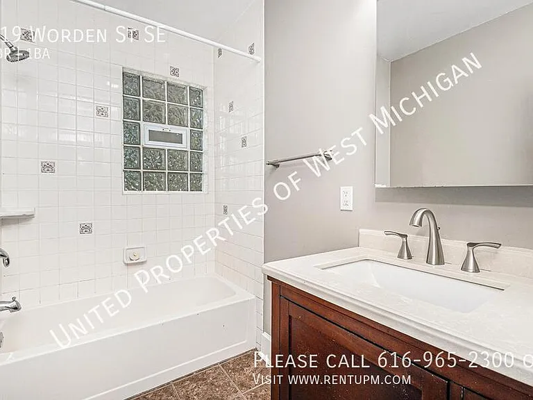919 Worden St SE — Photo 14