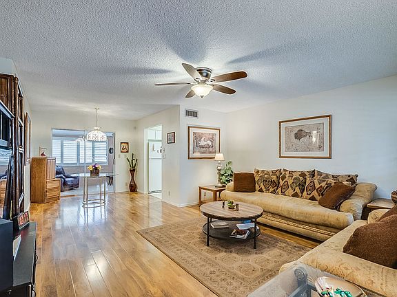 5th image of 259 N 61st Pl