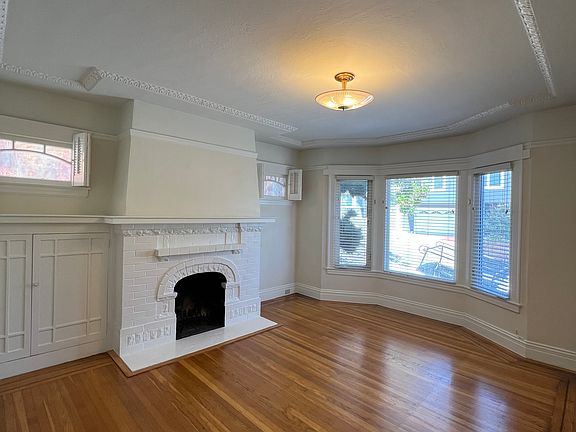 5th image of 231 Baden St
