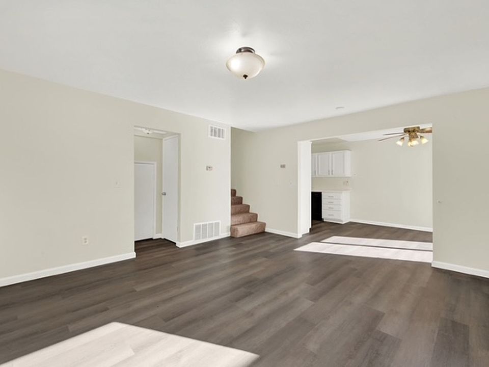 1st image of 1941 Aletha Ln APT 3