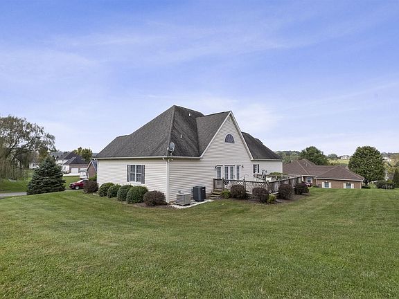 3rd image of 18485 Landridge Way