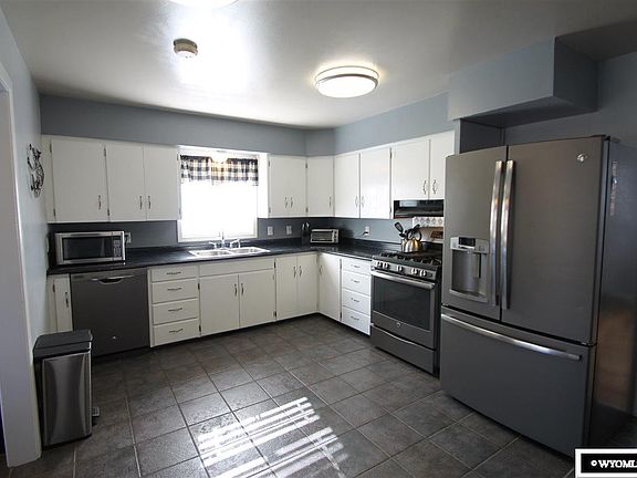 2nd image of 1015 Westwood Dr