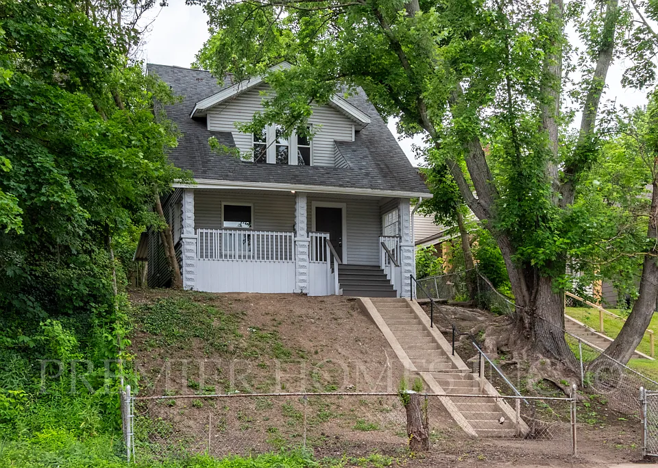 415 Elgin Ave NW