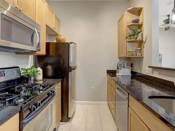 3rd image of 309 Holland Ln Unit 201