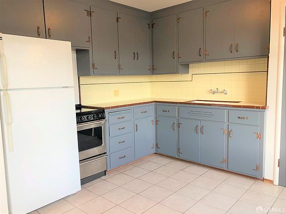 2nd image of 4 Lupine Ave APT 2