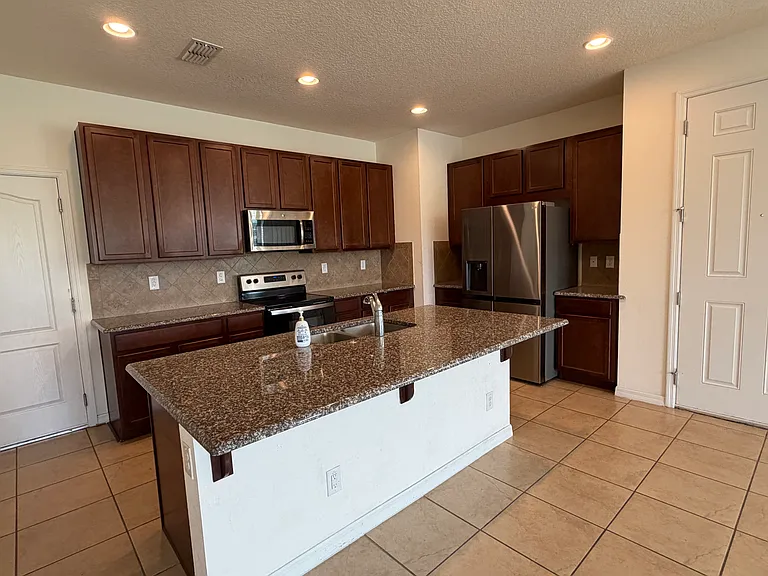 475 Merry Brook Cir — Photo 4