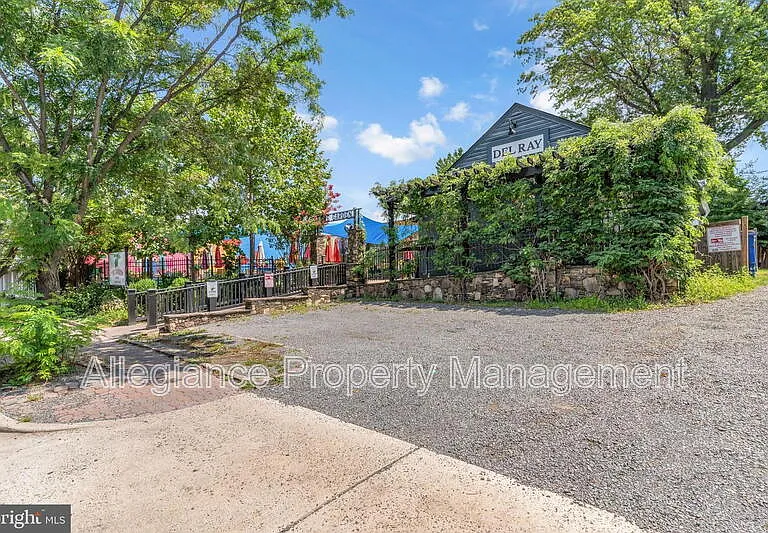 525 E Alexandria Ave — Photo 34