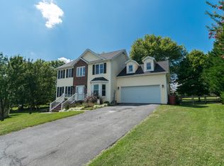 3 Spring Knoll Ct, Johnson City, TN 37601