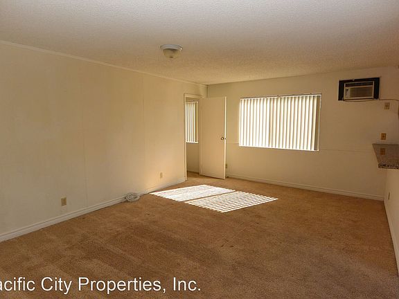 4th image of 4222 Howard Ave APT E