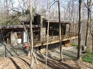 3 Orchard Brook Dr, Pleasantville, NY 10570