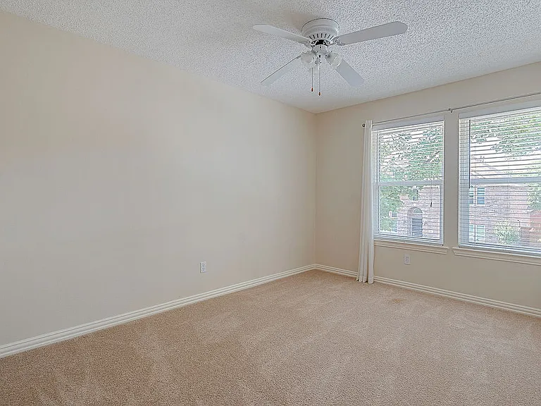 842 Cheshire Dr — Photo 14