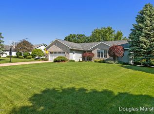 1115 Lumina Dr, Jenison, MI 49428