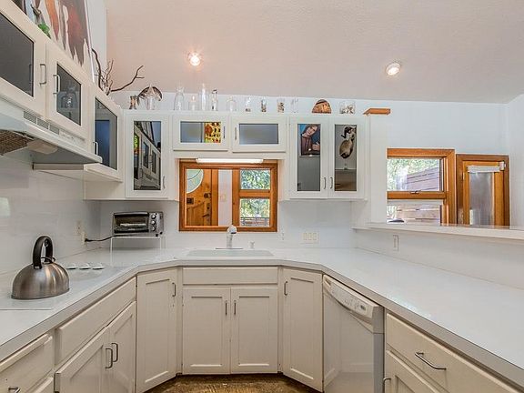 5th image of 808 Algarita Ave
