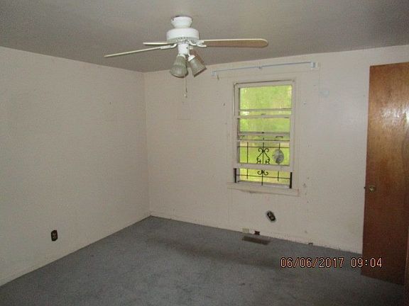 3rd image of 903 28th Ave