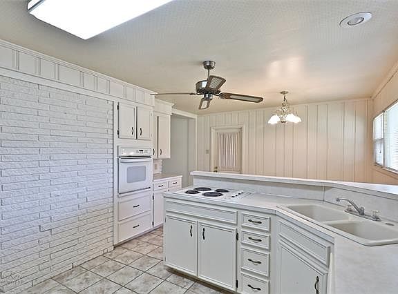 5th image of 1701 Wychwood Dr