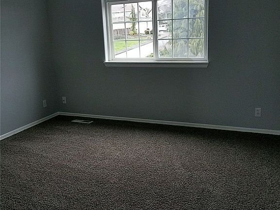 5th image of 7120 77th Dr NE