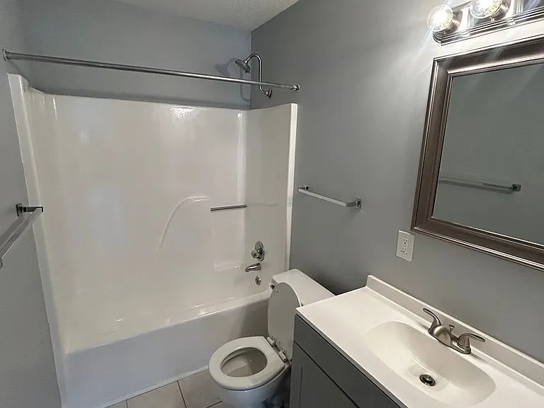 1205 Tiffany Ln #G — Photo 19