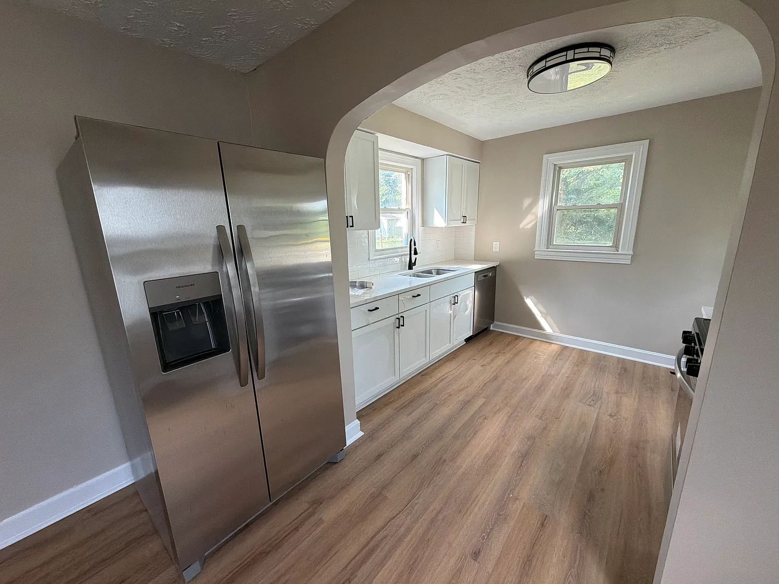 3 bed, 1079 sqft, $1,650 — Photo 3