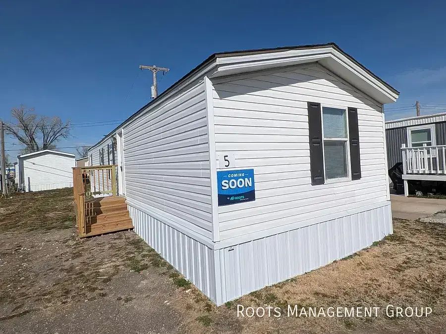 1st image of 700 E 6th St Lot 5
