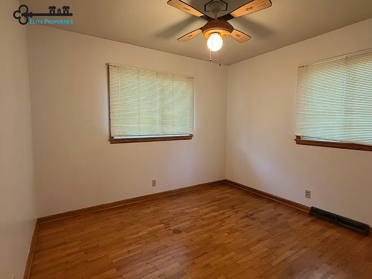 310 W Wishart St — Photo 7