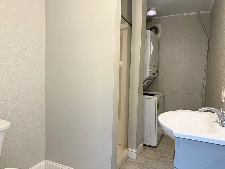 545 Orange St #G — Photo 7