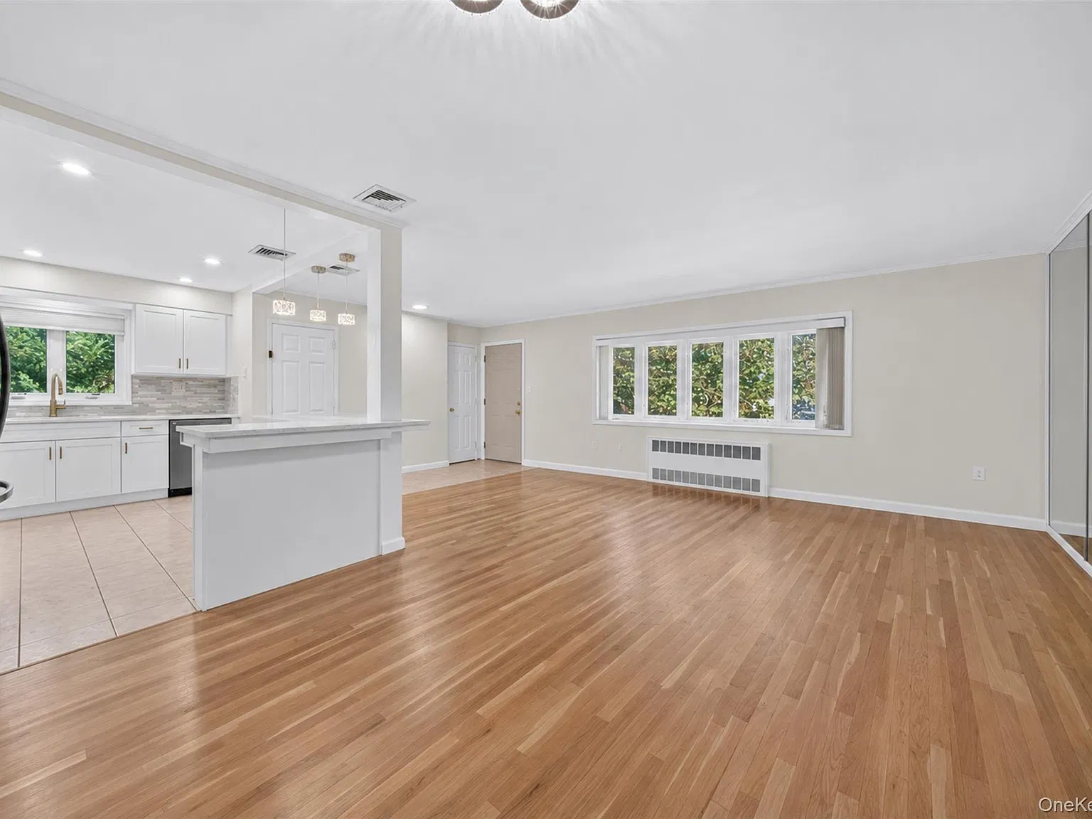 3 bed, 2.5 bath, 1196 sqft, $4,750 — Photo 4
