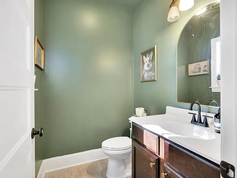 302 Huxton Ct — Photo 13