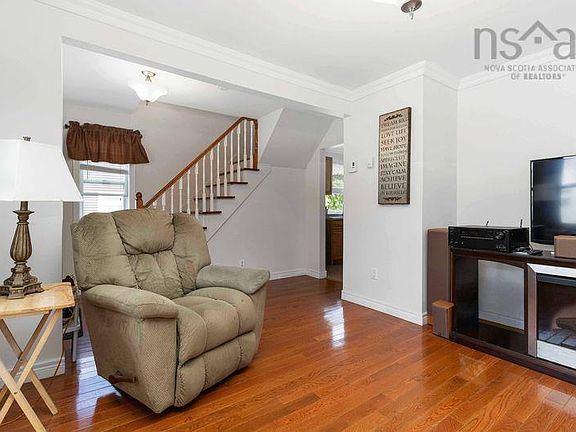 3rd image of 57 Saint Phillips St