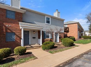 1423 Peacock Ln, Saint Louis, MO