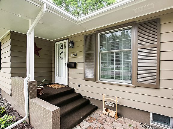 4th image of 308 McIndoe St