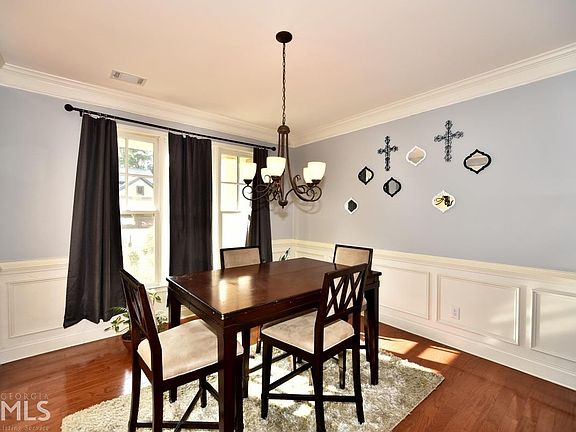 4th image of 3374 Perimeter Cir