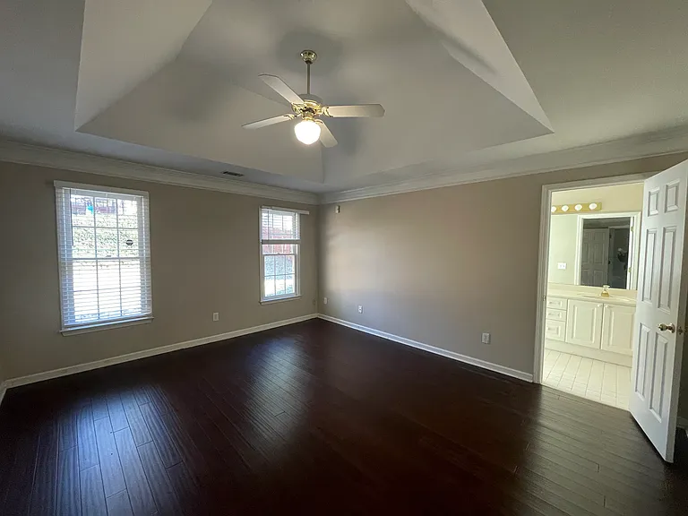 588 Parliament St — Photo 16