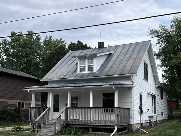 755 North Court Street, Platteville, WI 53818