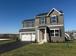 201 Creekside Dr, New Providence, PA 17560