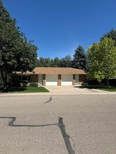2 bed, 950 sqft, $1,900 — Photo 2