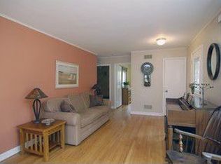 1N251 Forest Ave, Glen Ellyn, IL 60137