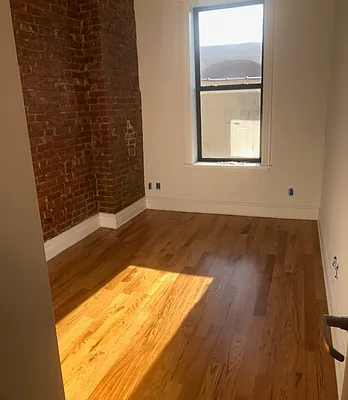 Rented by Alexander Bilu, LREB | media 11