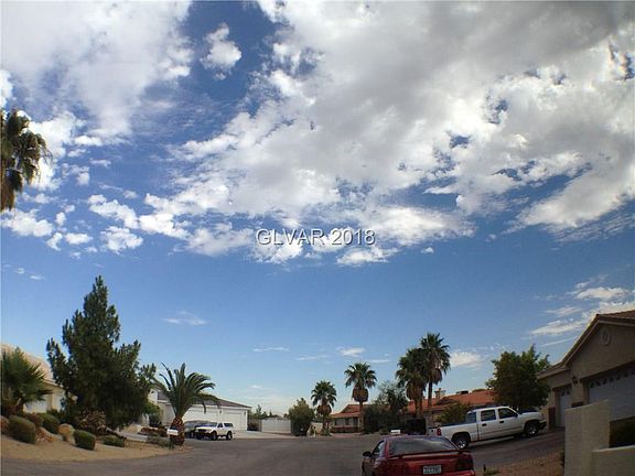 5th image of 102 E Mesa Verde Ln
