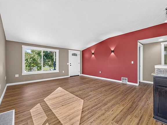 5th image of 4808 N Post St