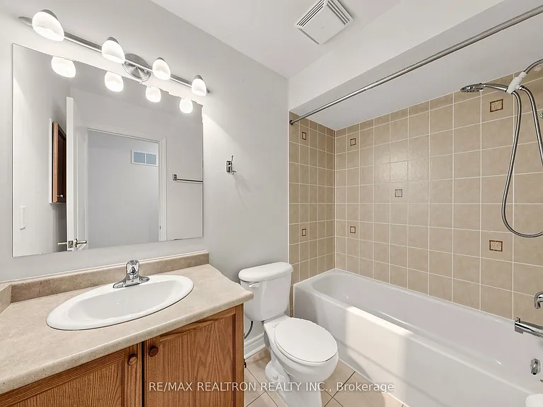 142 Mistywood Cres W — Photo 36