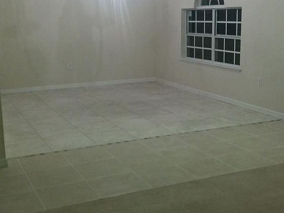 4th image of 1401 SE Proctor Ln
