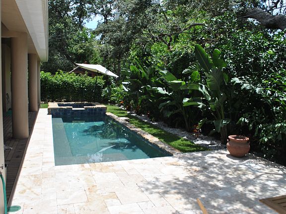 5th image of 1722 Laurie Ln